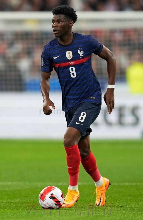 多家媒体:皇马将敲定琼阿梅尼 转会费+浮动达1亿欧 多家媒体:皇马将敲定琼阿梅尼 转会费+浮动达1亿欧